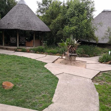 Touch Of Africa Lodge Lanseria Exterior foto